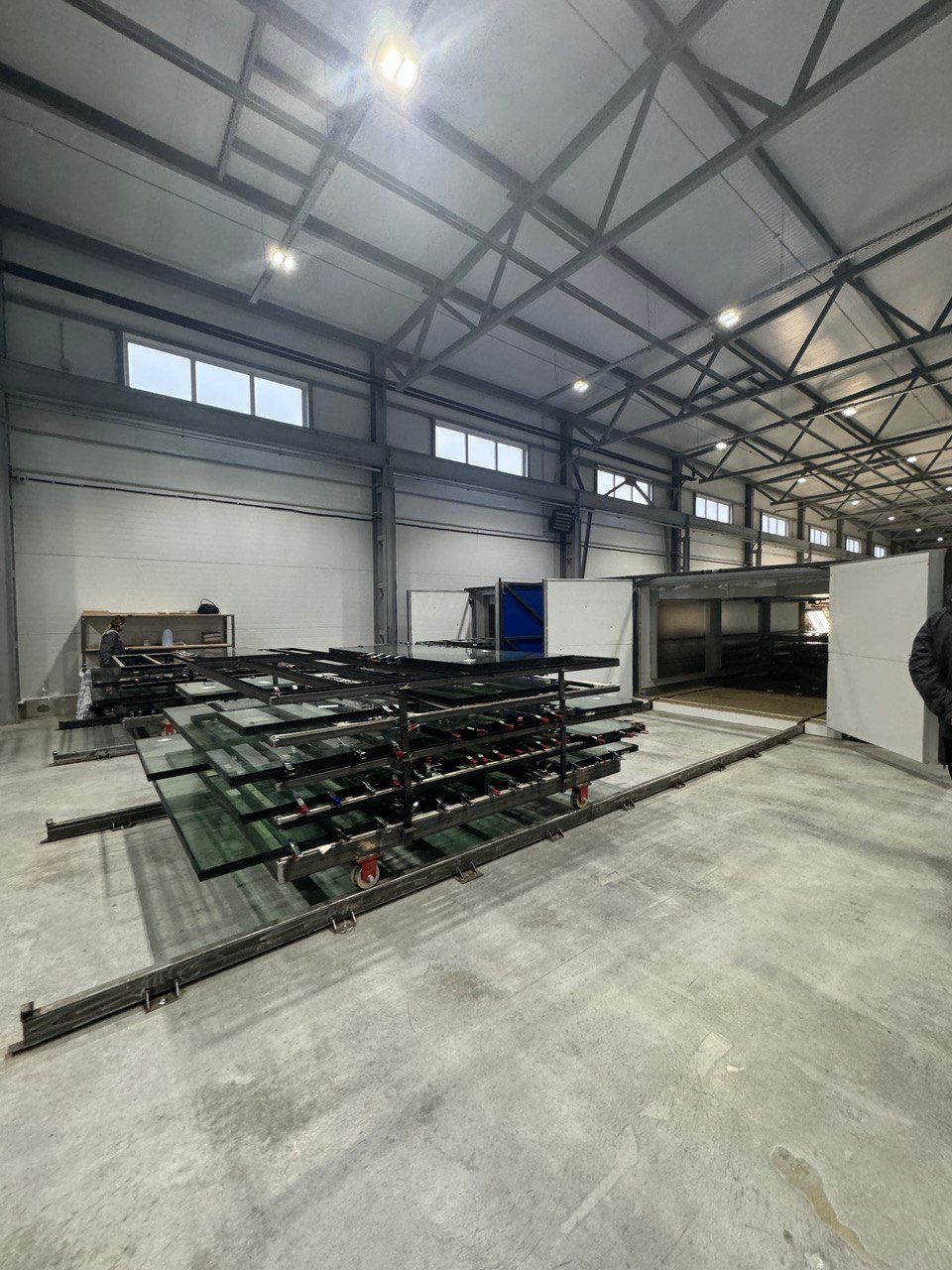 Открытие стекольного цеха